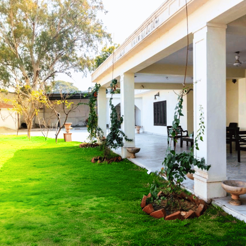 Peaceful Garden at Shamiyana Villa - Ideal for Relaxation and Picnics in Jaipur